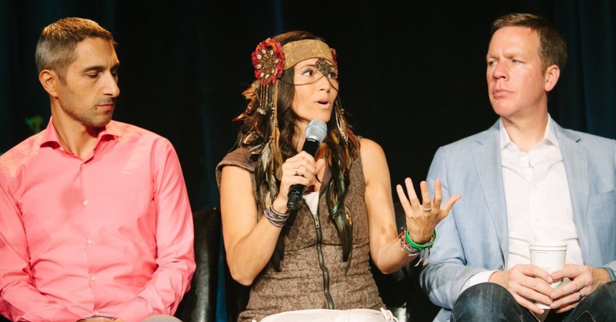 Ali Katz speaking at a conference for lawyers